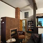 Kunsthaus Am Hafen - Umzaeunter Garten, Sauna Im Haus