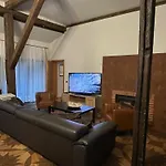 Kunsthaus Am Hafen - Umzaeunter Garten, Sauna Im Haus 別荘