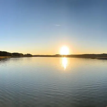 Kunsthaus Am Hafen - Umzaeunter Garten, Sauna Im Haus * Breege
