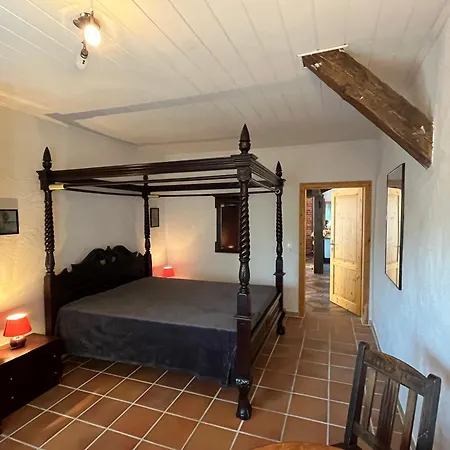 Kunsthaus Am Hafen - Umzaeunter Garten, Sauna Im Haus Breege