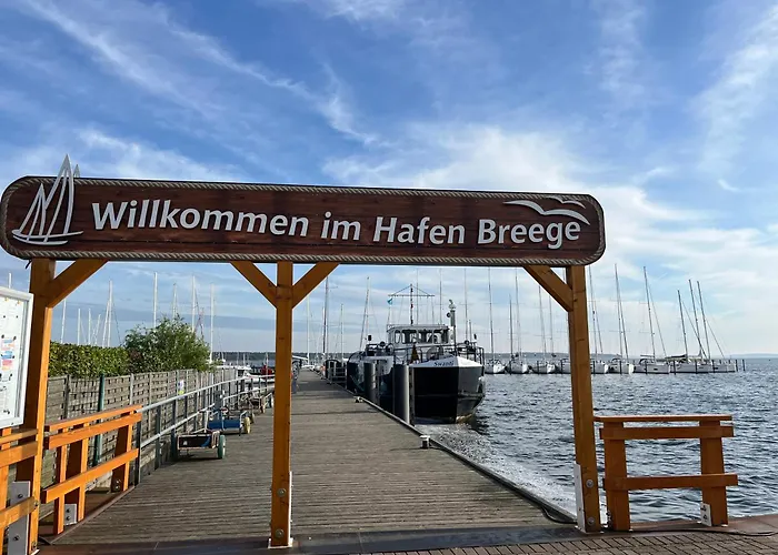 Kunsthaus Am Hafen - Umzaeunter Garten, Sauna Im Haus * Breege